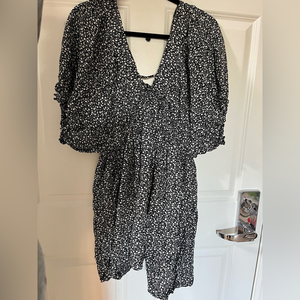 Daisies Boutique Black Floral Print A-Line V-Neck Mini Dress Size Large